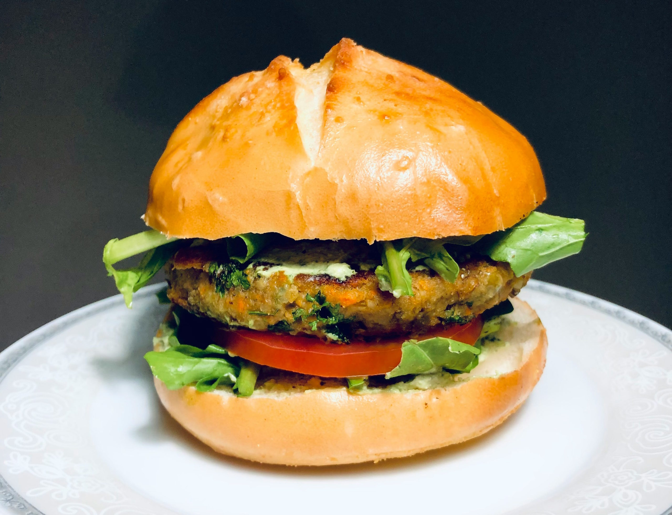 Κορωπί: 22χρονος νοσηλεύεται διασωληνωμένος – Κατάπιε αμάσητο μπέργκερ για ένα challenge