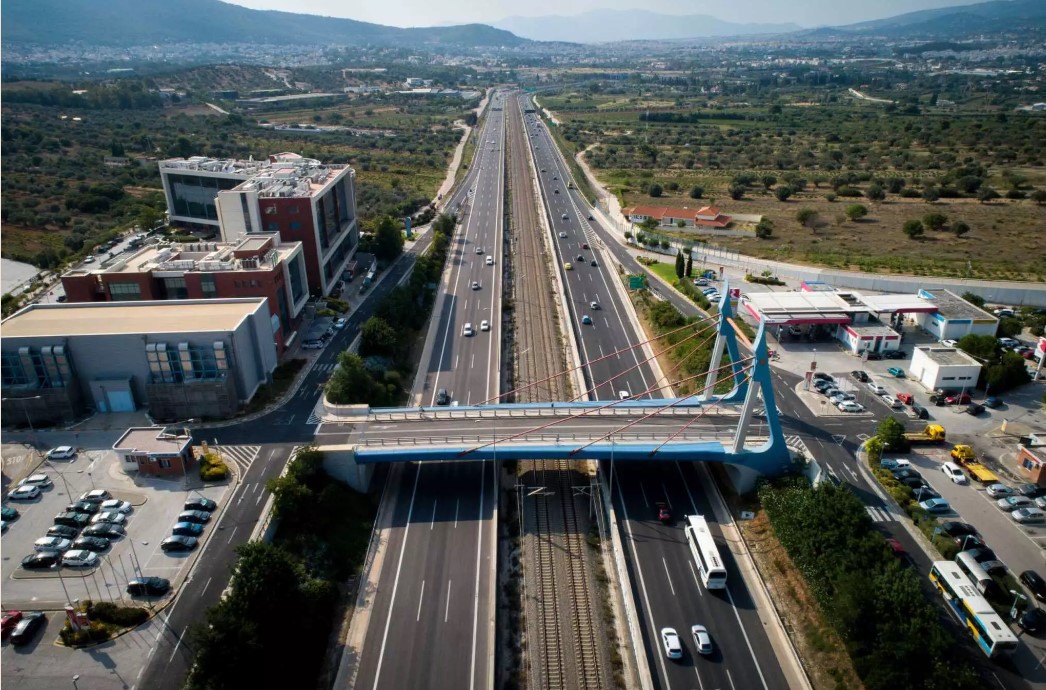 Πώς θα διαμορφωθούν τα βασικά διόδια στην Αττική Οδό -  Για ποιες κατηγορίες οχημάτων θα ισχύσει μείωση - Πότε μπορούν να αλλάξουν