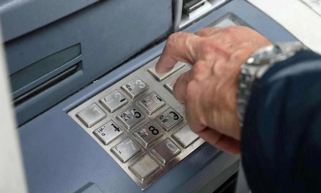 Τράπεζες: Κλειστές για τρεις μέρες - Τι θα συμβεί με μισθοδοσίες και συντάξεις