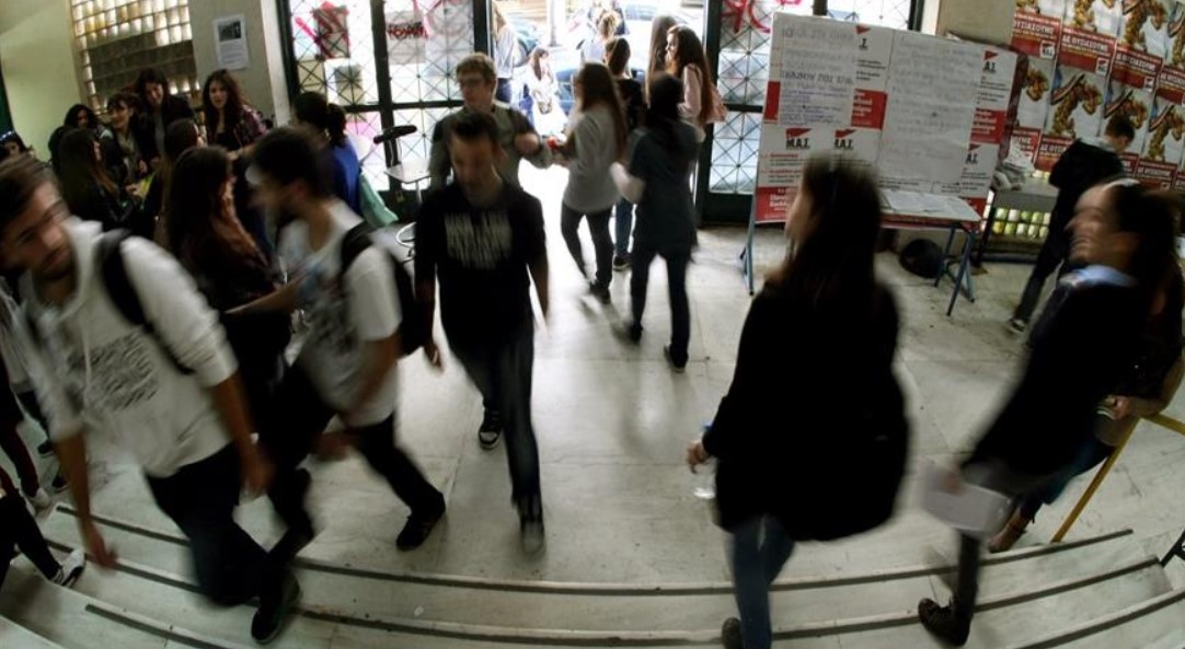 Αντίστροφη μέτρηση για τη διαγραφή «αιώνιων» φοιτητών: Πόσο έτοιμα είναι τα ΑΕΙ; - Ποιοι κινδυνεύουν - Οι επιπτώσεις για τα ΑΕΙ που θα αρνηθούν