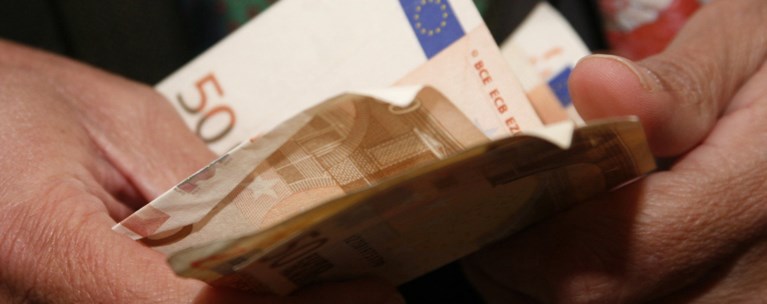 Ποια επιδόματα με εκατομμύρια δικαιούχους θα "εξορθολογιστούν"