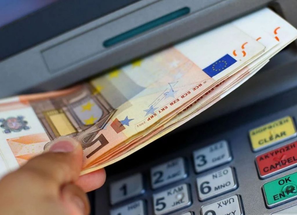 Συντάξεις χηρείας: Χαρίζονται οφειλές έως 35.000 ευρώ σε 100.000 συνταξιούχους