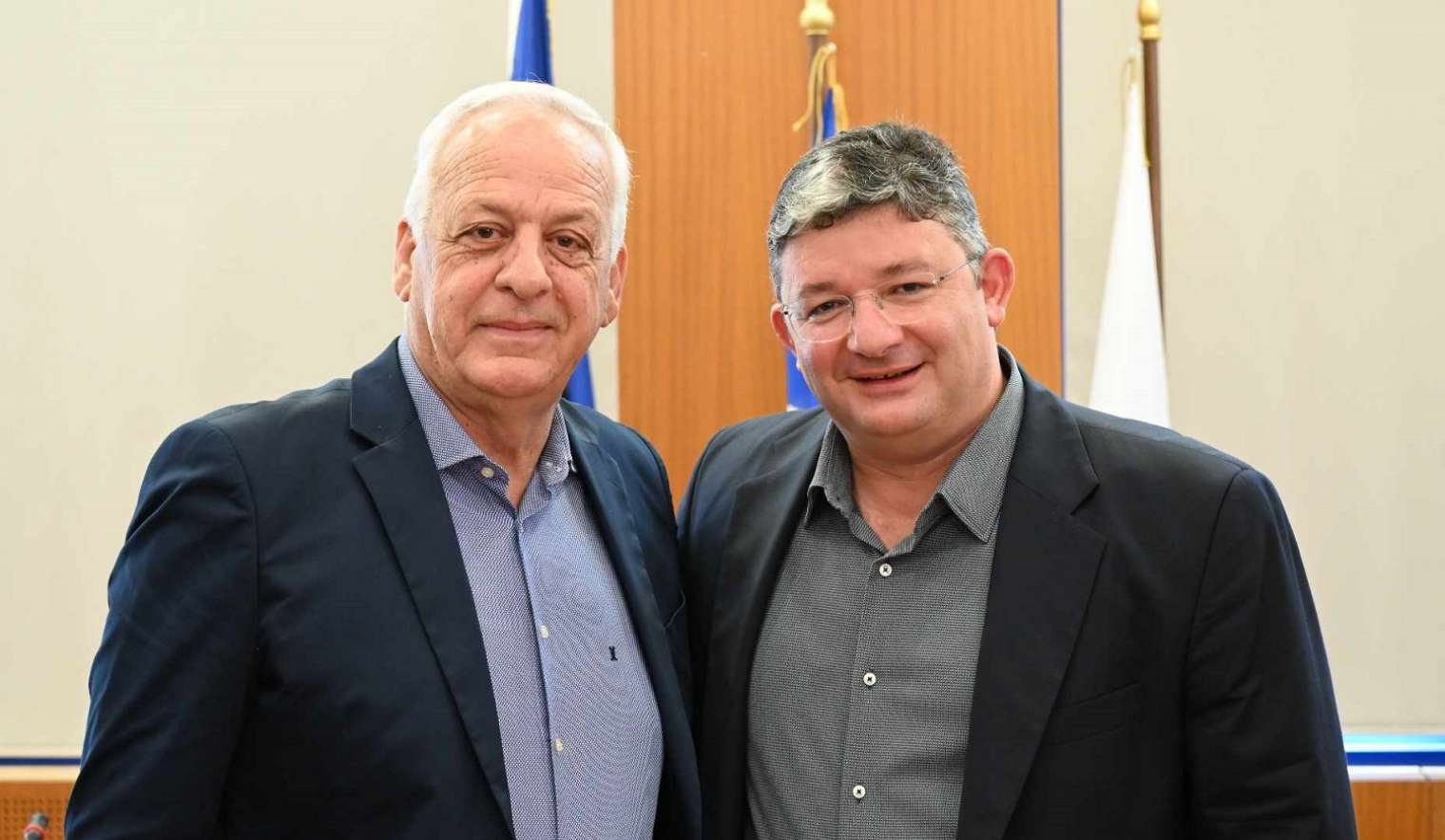 Βασίλης Λαζάρου: ο αιώνιος Πρόεδρος του ΣΥΝΠΑ και Πρύτανης των απευθείας αναθέσεων