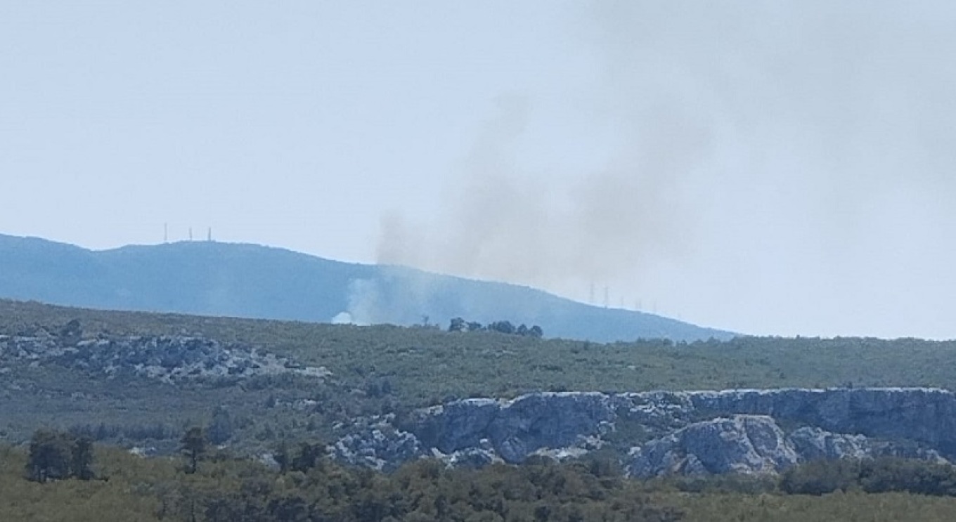Μάχη με τις αναζωπυρώσεις στη Σταμάτα - Πού υπάρχουν εκτροπές κυκλοφορίας