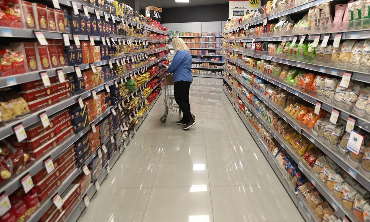 Μεγαλώνει η λίστα των προϊόντων που υπόκεινται σε έλεγχο για ανατιμήσεις