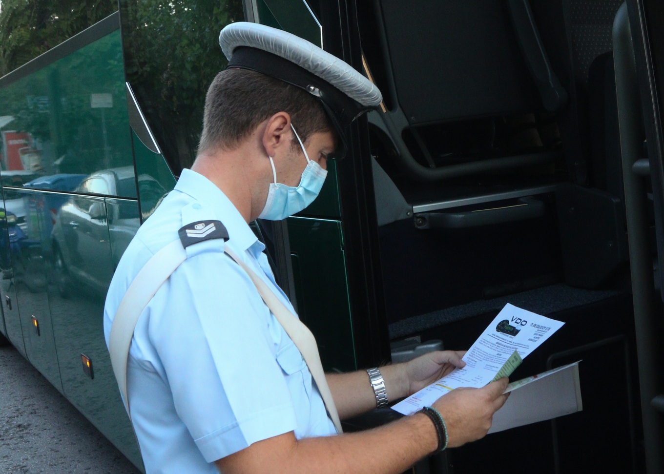 Καλύβια: 66χρονος μετέφερε μαθητές χωρίς δίπλωμα - Του το είχαν πάρει επειδή οδηγούσε μεθυσμένος
