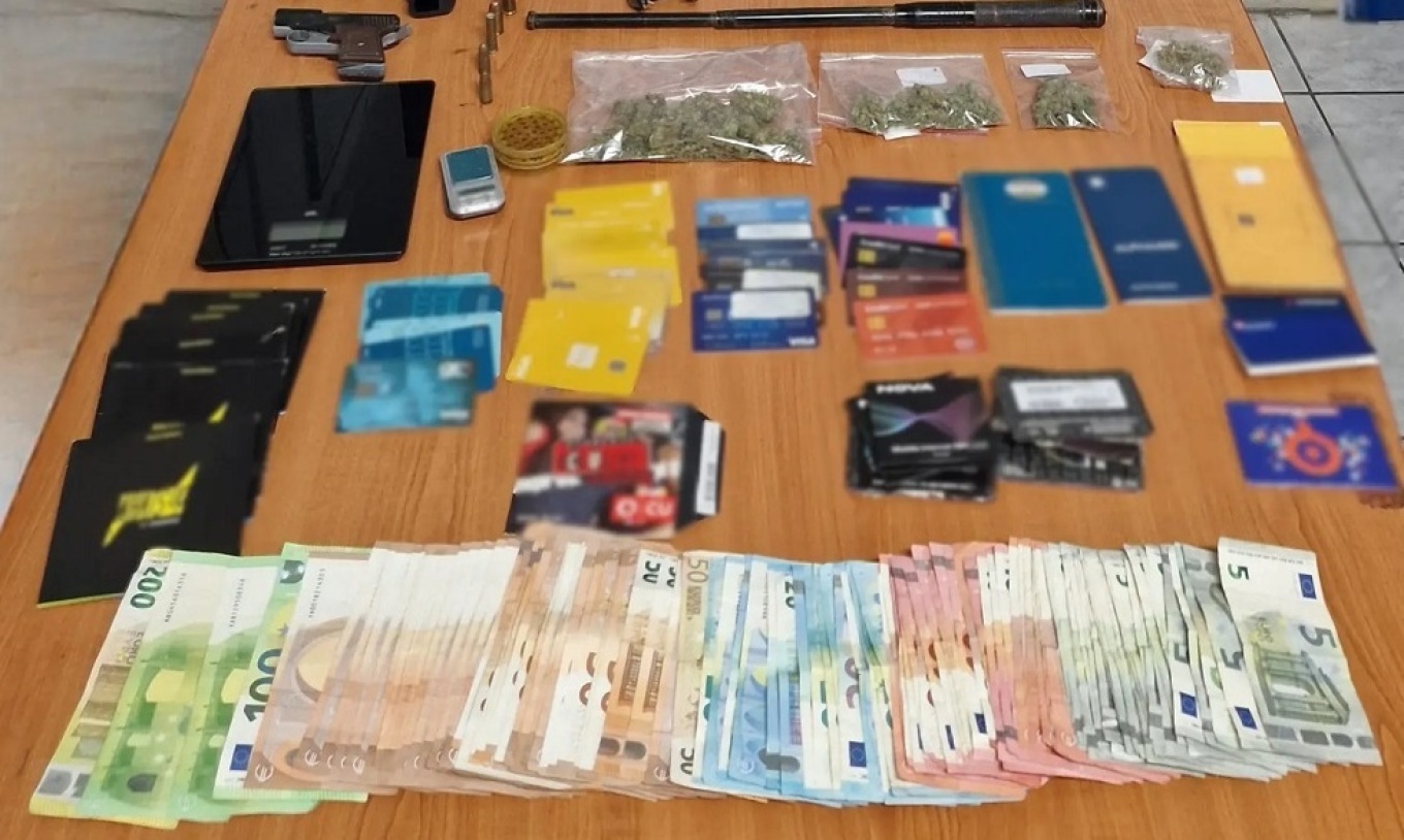 Στη φάκα της ΕΛ.ΑΣ. πολυμελής συμμορία με κέρδη εκατομμυρίων – Παρίσταναν τους λογιστές και πούλαγαν αυτοκίνητα - φαντάσματα