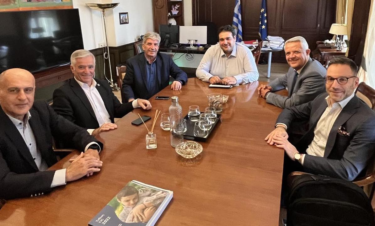 Συνάντηση των μετόχων της «Αναπτυξιακή Αττική» με τον ΑΝΥΠΕΣ Θεόδωρο Λιβάνιο