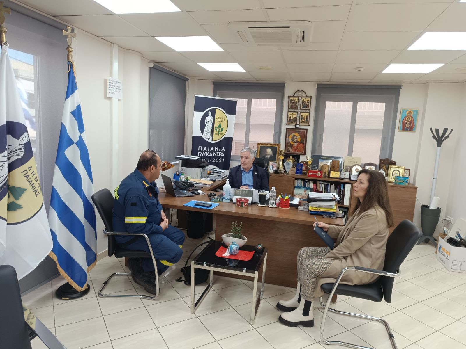 Δήμος Παιανίας: Σύσκεψη του Ισίδωρου Μάδη με τον διοικητή του Πυροσβεστικού Σταθμού Παλλήνης
