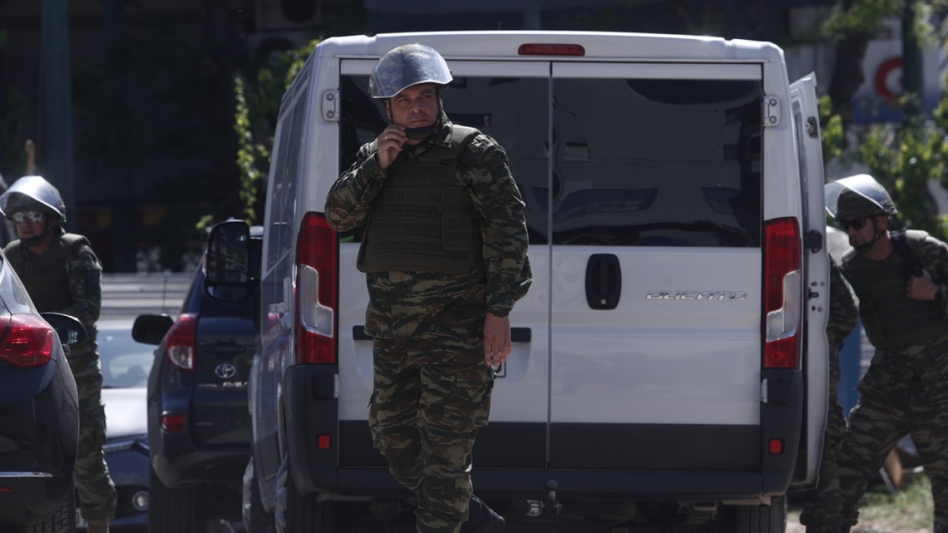 Τηλεφώνημα για βόμβα σε καταστήματα στην Γλυφάδα επί της Βουλιαγμένης