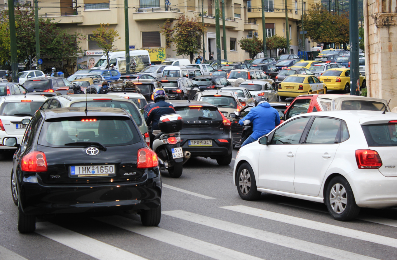 Πρόστιμα για όσους δεν πληρώσουν τα τέλη κυκλοφορίας - Στις 31/12 λήγει προθεσμία