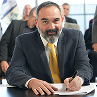 Χωρίς πολιτικό δαχτυλίδι ο κ. Σταύρος Θανάσης, αφού ο Μάδης αθέτησε τη συμφωνία και θα είναι υποψήφιος δήμαρχος το 2028. Και τώρα κ. Θανάση...;