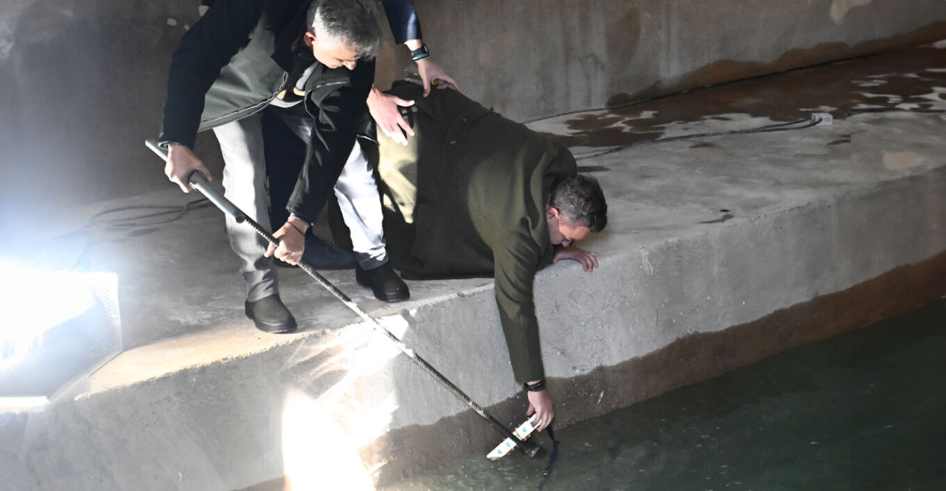 «Χάθηκε» ο Σταυρός στη Δεξαμενή Αθηνών – Δείτε πώς τον βρήκαν