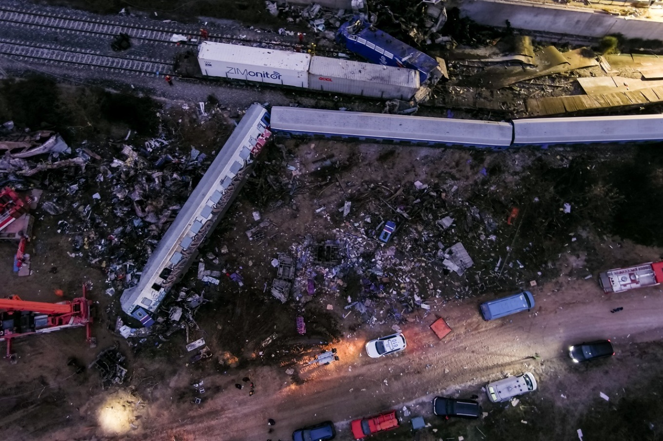 Οι καμπάνες σε όλη τη χώρα θα ηχήσουν πένθιμα 57 φορές σήμερα για τα θύματα των Τεμπών