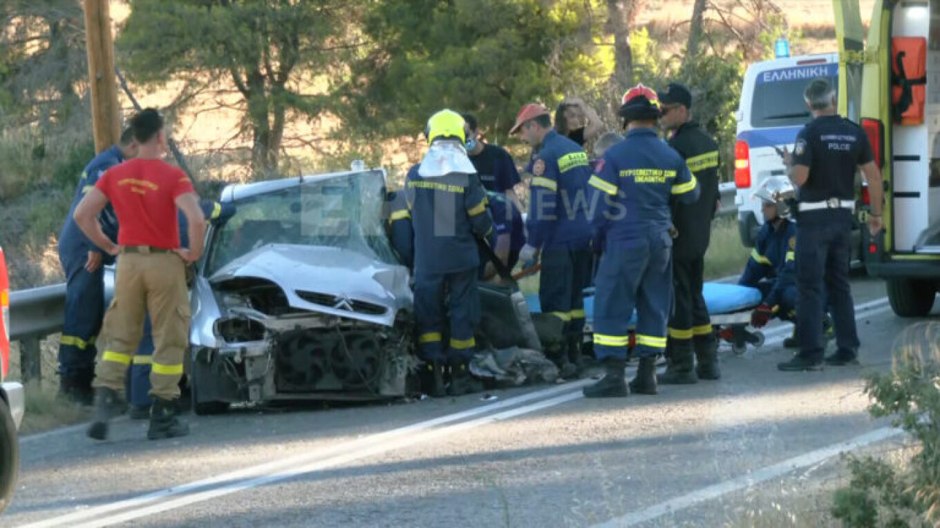Σοβαρό τροχαίο στη Λεωφόρο Μαραθώνος, απεγκλωβίστηκε γυναίκα από ΙΧ