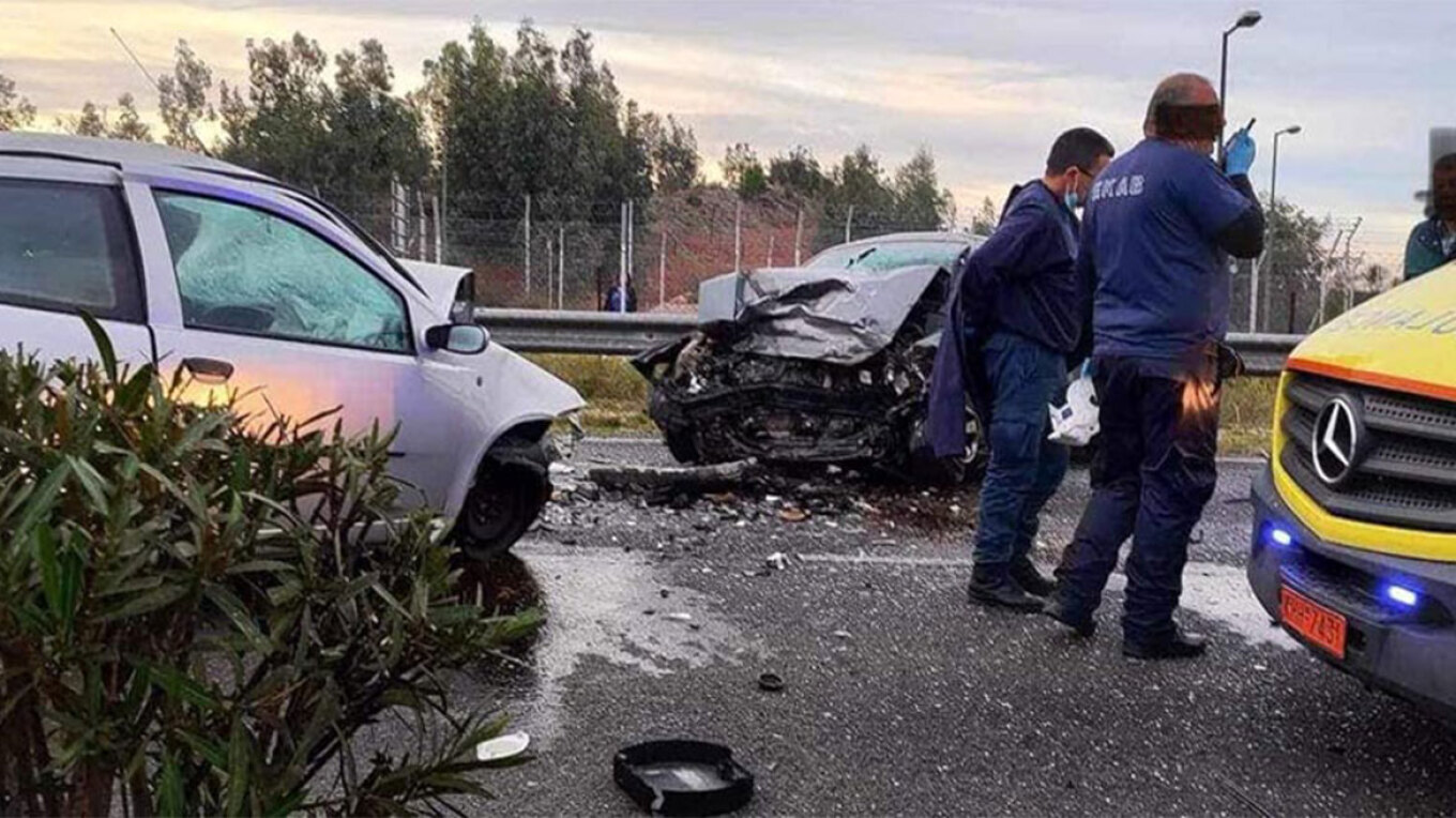 Πώς έγινε το φρικτό τροχαίο στα Σπάτα - Νεκροί ένας 25χρονος και μία 52χρονη