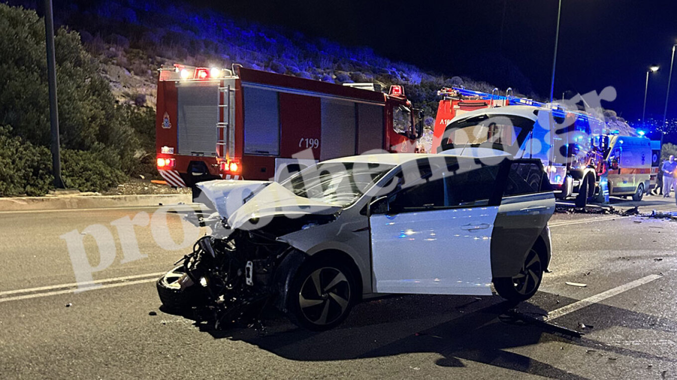 Σοκαριστικές εικόνες από το τροχαίο δυστύχημα με τις δυο νεαρές - Πώς έγινε η μετωπική σύγκρουση στη Βάρκιζα