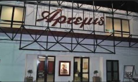 Συνεχίζεται για 2η εβδομάδα στο Δημοτικό Κινηματοθέατρο Μαρκοπούλου «Άρτεμις» η κοινωνική ταινία «Τελευταία Κλήση», μαζί με την ταινία κιν. σχεδίων «Χόλι, το Γενναίο Σκατζοχοιράκι»