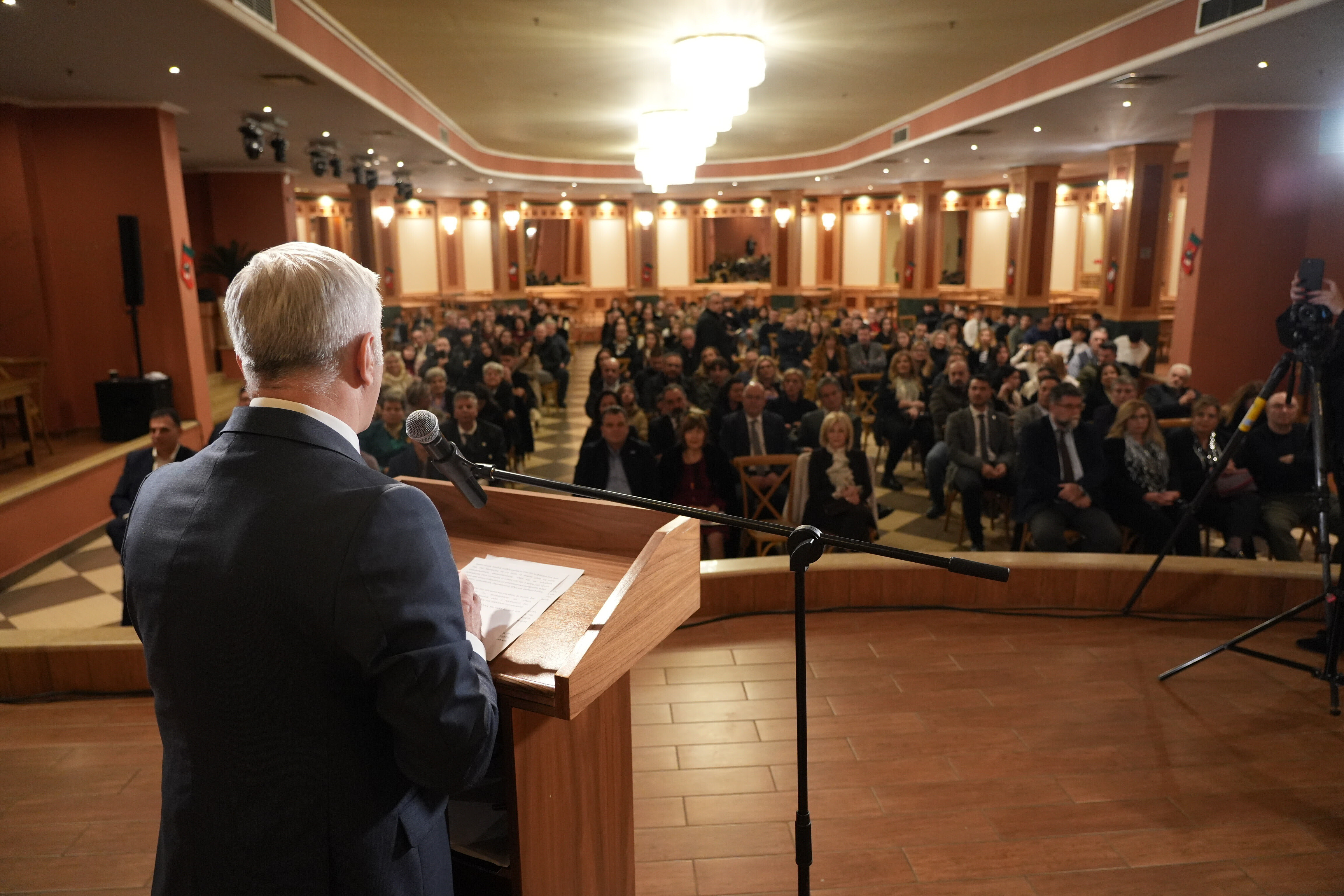 Δήμος Παιανίας: Συγκίνηση και ενθουσιασμός στη βράβευση των επιτυχόντων μαθητών