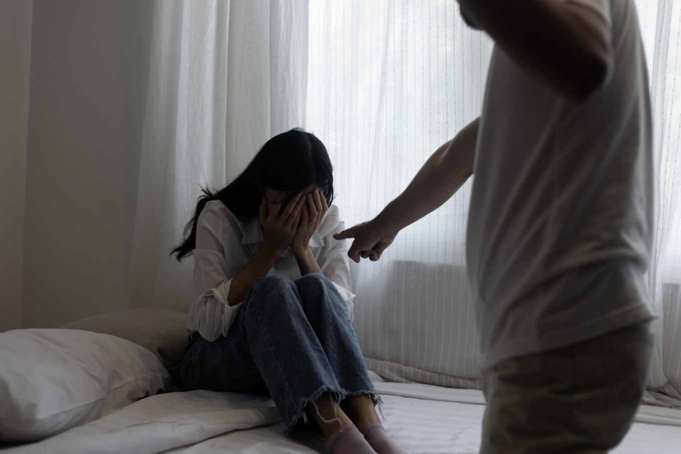 Στον εισαγγελέα σήμερα ο δημοσιογράφος της ΕΡΤ που ξυλοκόπησε τη σύντροφό του