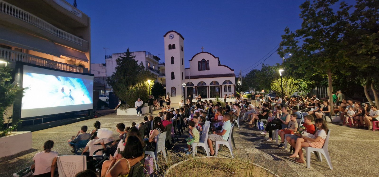 Με επιτυχία και τη μαζική συμμετοχή του κόσμου ολοκληρώθηκαν οι Βραδιές Κινηματογράφου στις γειτονιές του Δήμου Αχαρνών