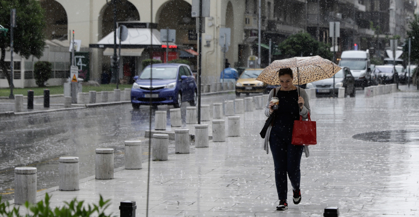 Βροχές και καταιγίδες από αύριο μέχρι και τη Δευτέρα - Πότε η κακοκαιρία θα «χτυπήσει» την Αττική, δείτε χάρτες