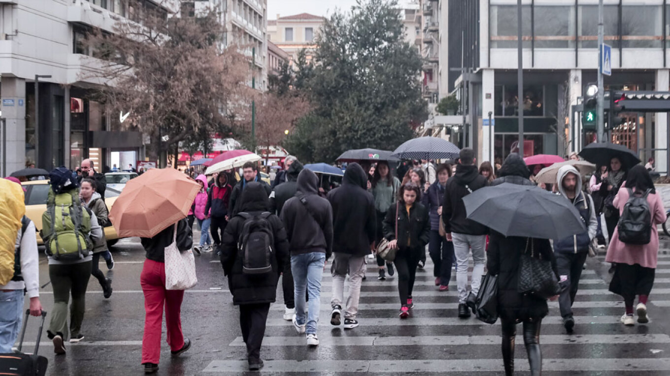 Καιρός: Περιορίζονται οι βροχές, ανεβαίνει η θερμοκρασία - Η πρόγνωση για το τριήμερο της Καθαράς Δευτέρας