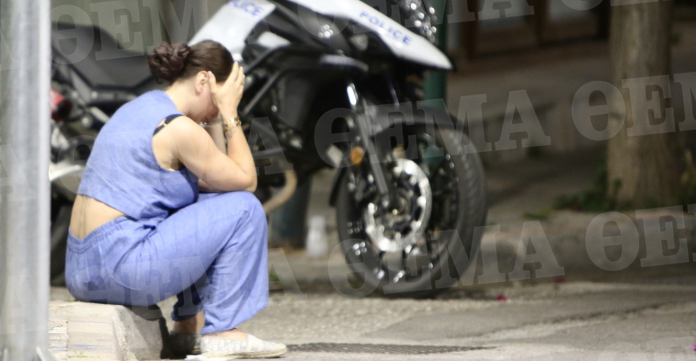 Πυροβολισμοί με έναν νεκρό και μία τραυματία στον Βύρωνα - «Ο μπαμπάς μου, ο μπαμπάς μου» έκλαιγε το παιδί τους, που έπαιζε στην πλατεία