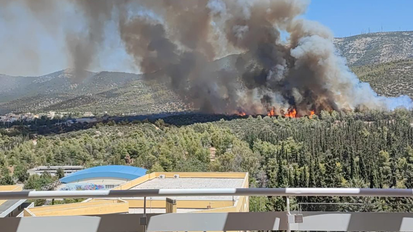 Φωτιά τώρα στους πρόποδες του Υμηττού στην Πολυτεχνειούπολη κοντά στην Κατεχάκη - Μήνυμα 112 για ετοιμότητα