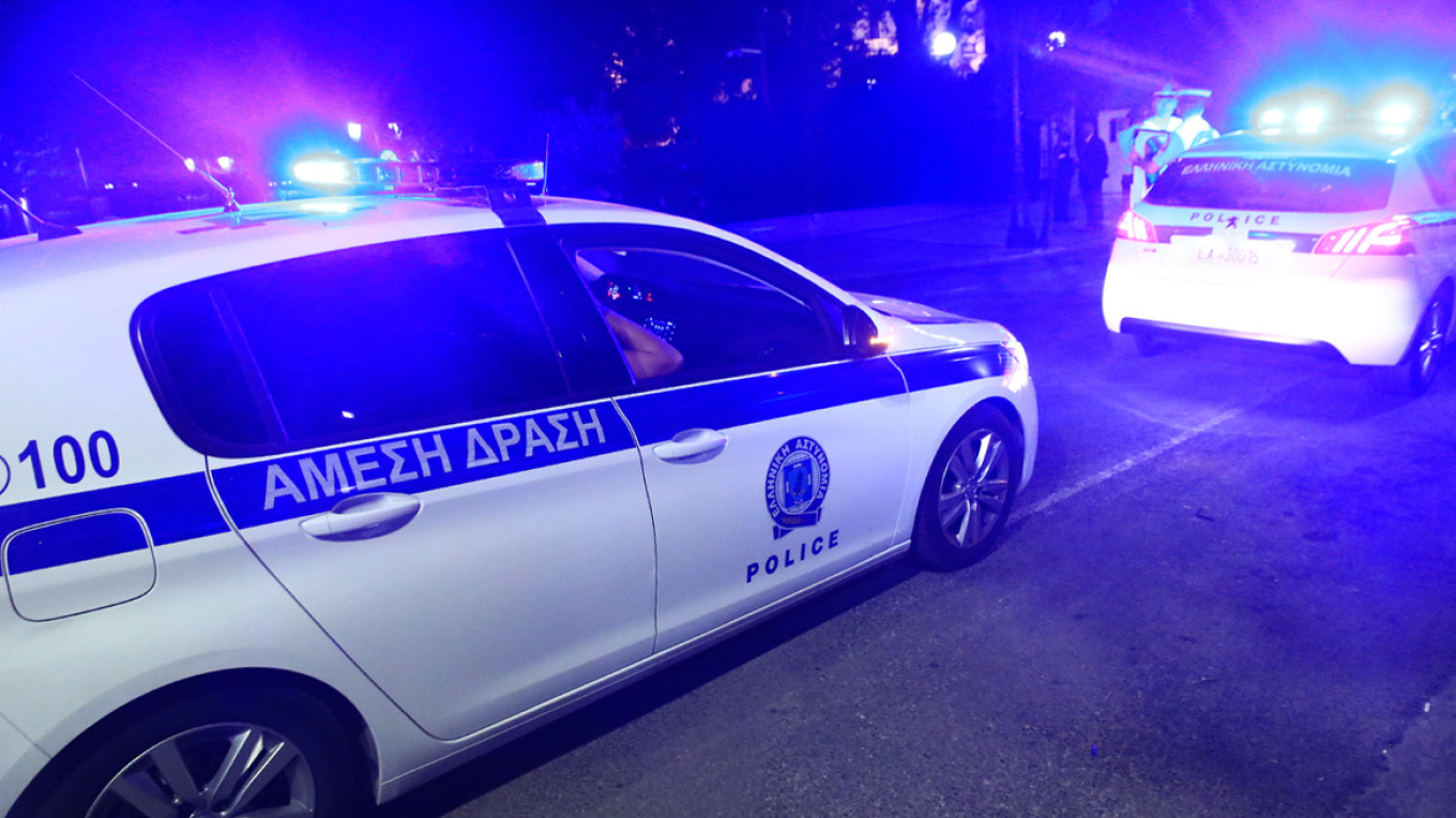 Παραδόθηκε ο άνδρας στο Κρυονέρι που απειλούσε να αυτοκτονήσει