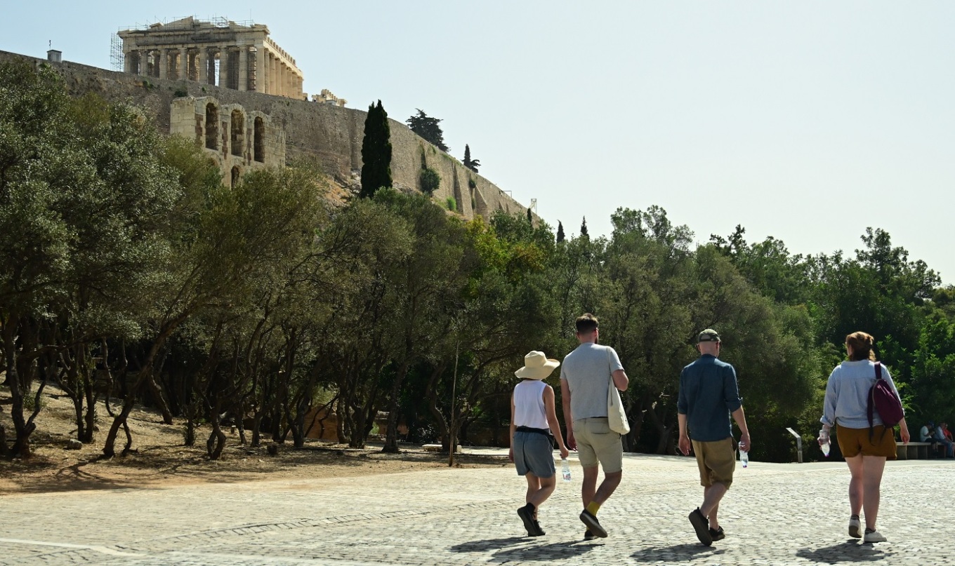 Καιρός: Ξεκινάει το καλοκαίρι από σήμερα, πότε αναμένονται 38άρια - Πού θα βρέξει