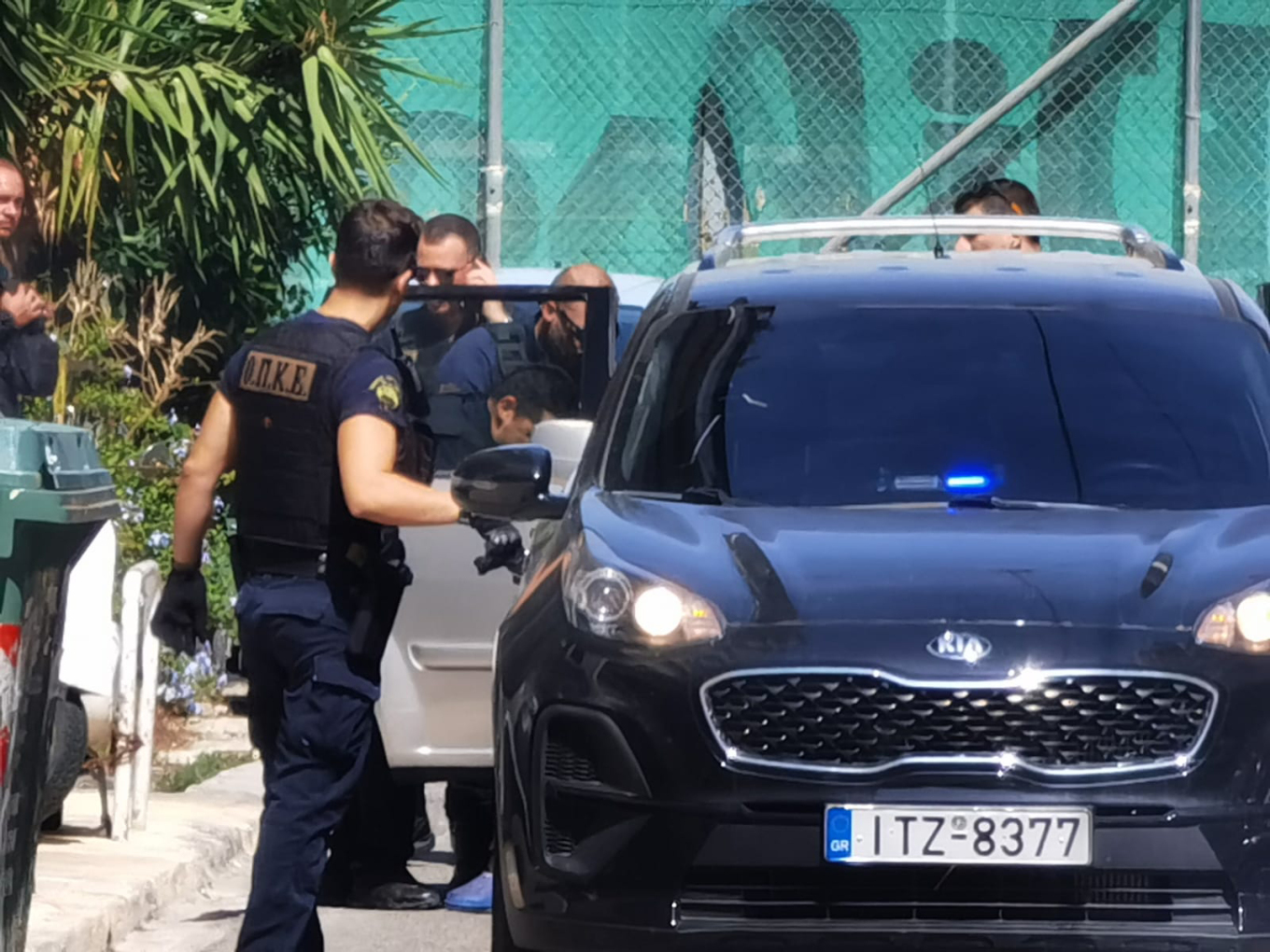 Συνελήφθη ο ένοπλος που ταμπουρώθηκε στο διαμέρισμά του στου Ζωγράφου και πυροβολούσε στον αέρα