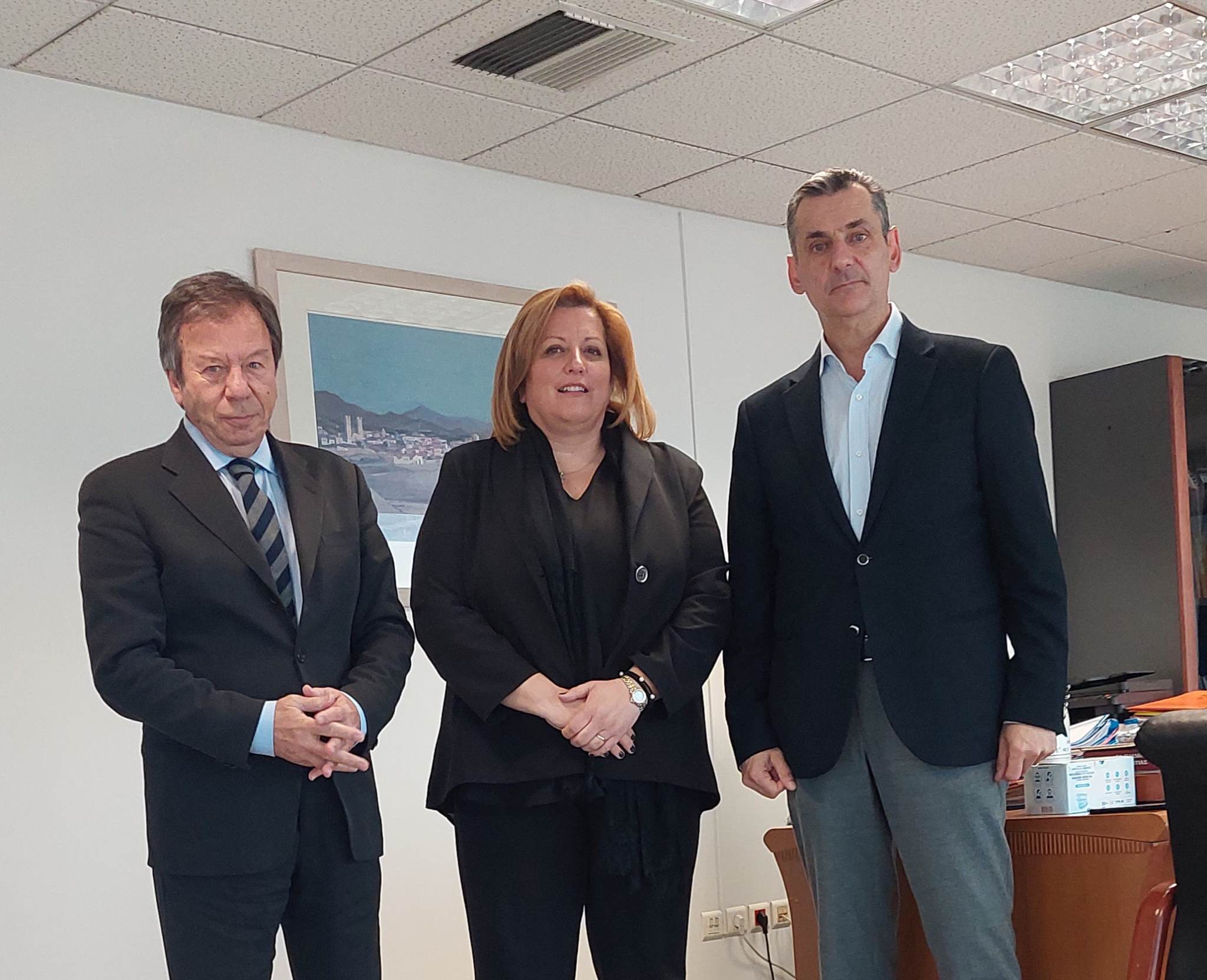 Συνάντηση γνωριμίας του νέου δημάρχου Σαρωνικού, Χρήστου Γκίνη, με τον Γραμματέα Αποκεντρωμένης Διοίκησης, Γρηγόρη Ζαφειρόπουλο
