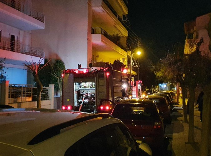 Φωτιά σε διαμέρισμα στην Αγία Παρασκευή – Ένας εγκαυματίας